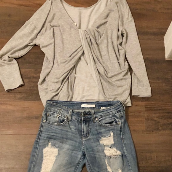 Open-back sweater - Picture 2 of 3